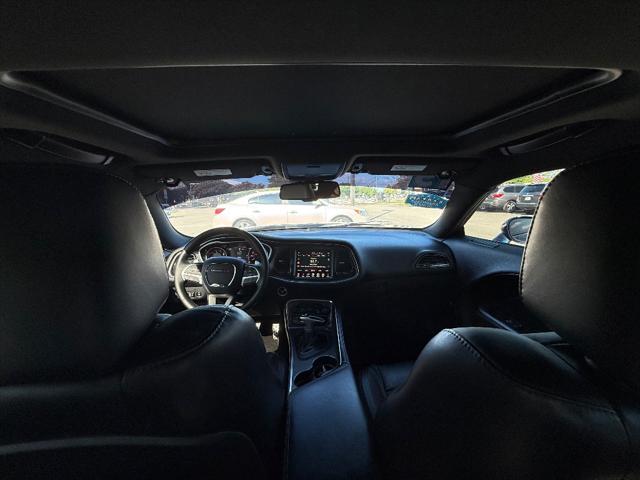 2015 Dodge Challenger SXT Plus