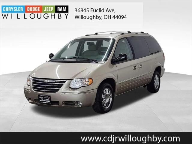 2006 Chrysler Town & Country Limited for sale in Willoughby, OH