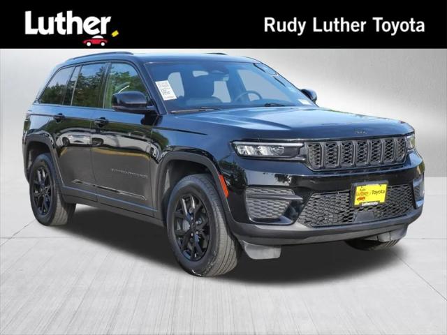 2025 Jeep Grand Cherokee Altitude 4x4 for sale in Minneapolis, MN