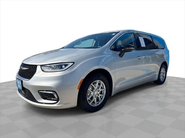 2024 Chrysler Pacifica Touring L for sale in Montross, VA