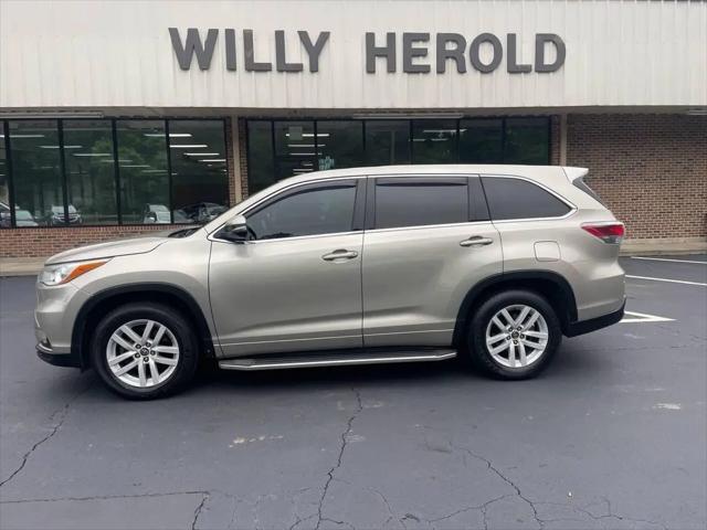 2016 Toyota Highlander LE for sale in Columbus, GA