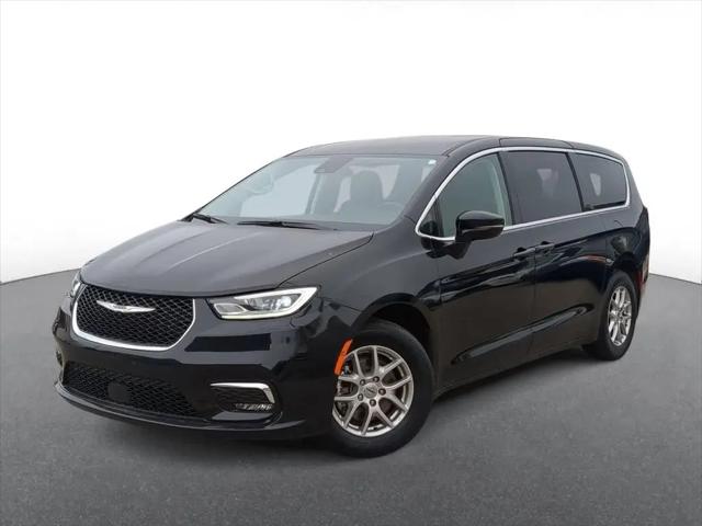 2024 Chrysler Pacifica Touring L for sale in Troy, MI