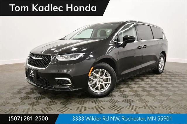 2024 Chrysler Pacifica Touring L for sale in Rochester, MN