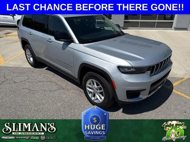 2023 Jeep Grand Cherokee L Laredo 4x4 for sale in Amherst, OH