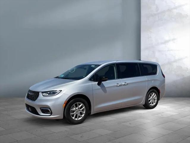2024 Chrysler Pacifica Touring L for sale in Sioux Falls, SD