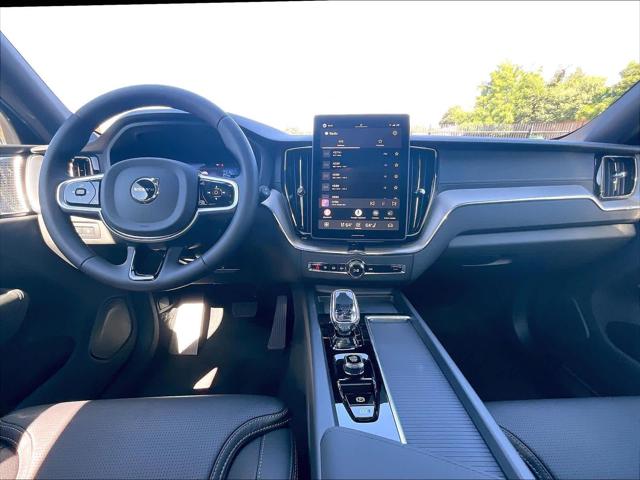 2026 Volvo XC60 Plug-In Hybrid Black Edition Ultra, T8 AWD Electric/Gasoline, Dark