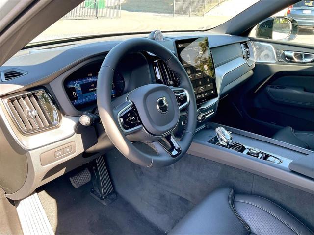 2026 Volvo XC60 Plug-In Hybrid Black Edition Ultra, T8 AWD Electric/Gasoline, Dark