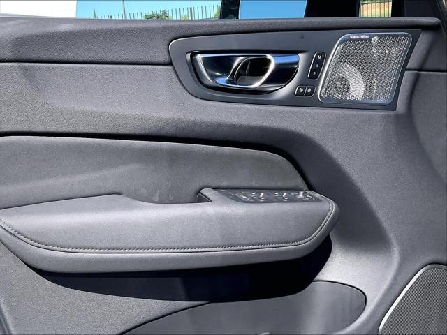2026 Volvo XC60 Plug-In Hybrid Black Edition Ultra, T8 AWD Electric/Gasoline, Dark