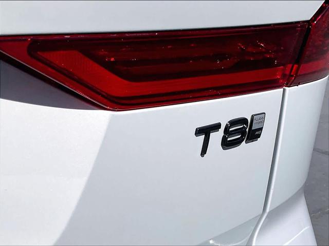 2026 Volvo XC60 Plug-In Hybrid Black Edition Ultra, T8 AWD Electric/Gasoline, Dark