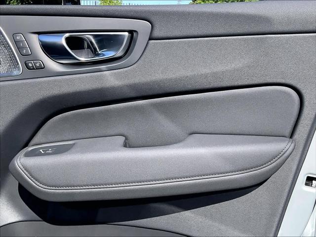 2026 Volvo XC60 Plug-In Hybrid Black Edition Ultra, T8 AWD Electric/Gasoline, Dark