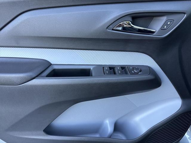2027 Chevrolet Bolt LT FWD