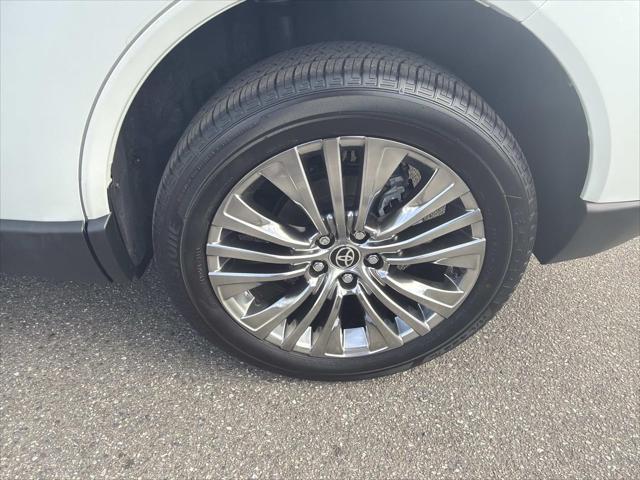 2023 Toyota Venza XLE