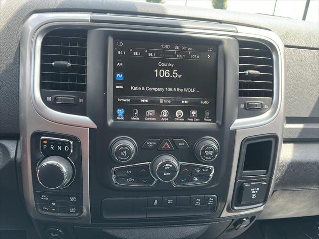 2017 Ram 1500 Big Horn Crew Cab 4x4 5'7" Box