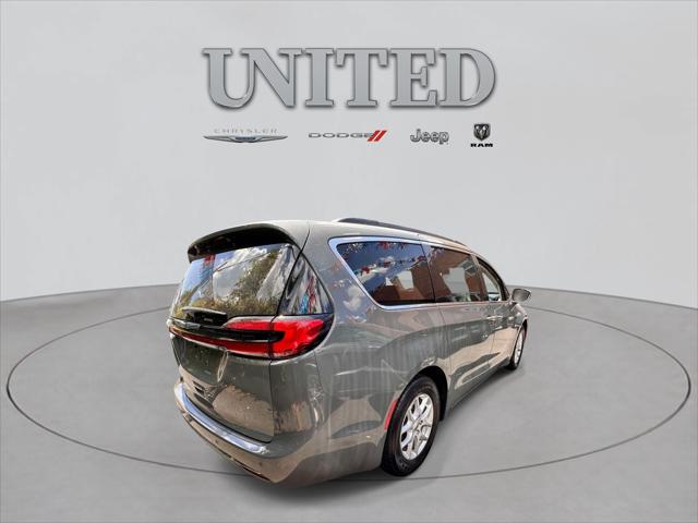 2022 Chrysler Pacifica Touring L FWD