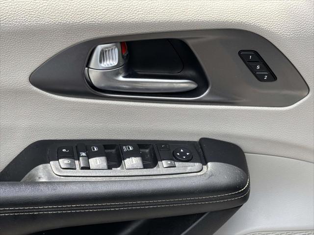 2022 Chrysler Pacifica Touring L FWD