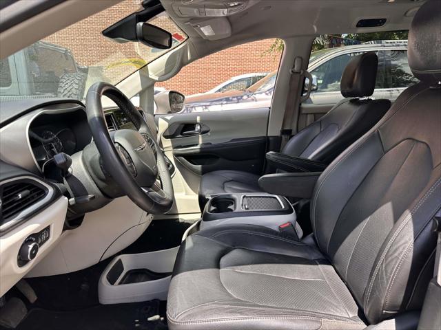2022 Chrysler Pacifica Touring L FWD