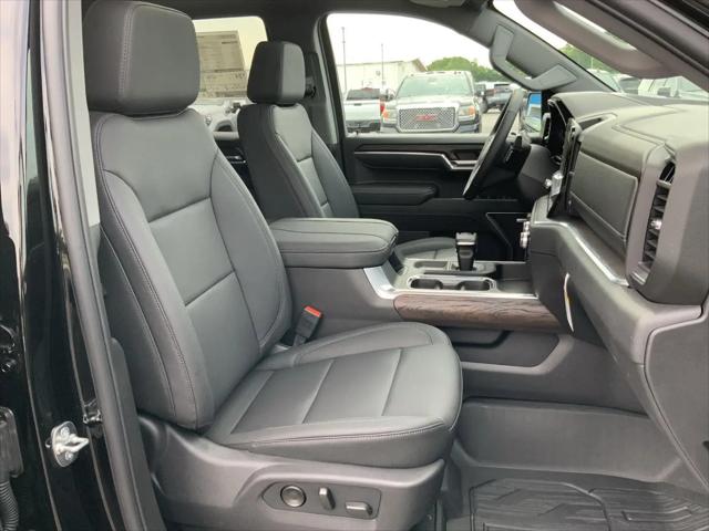 2026 GMC Sierra 1500 Crew Cab, Short Bed, SLT, 4WD