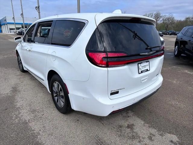 2022 Chrysler Pacifica Hybrid Limited