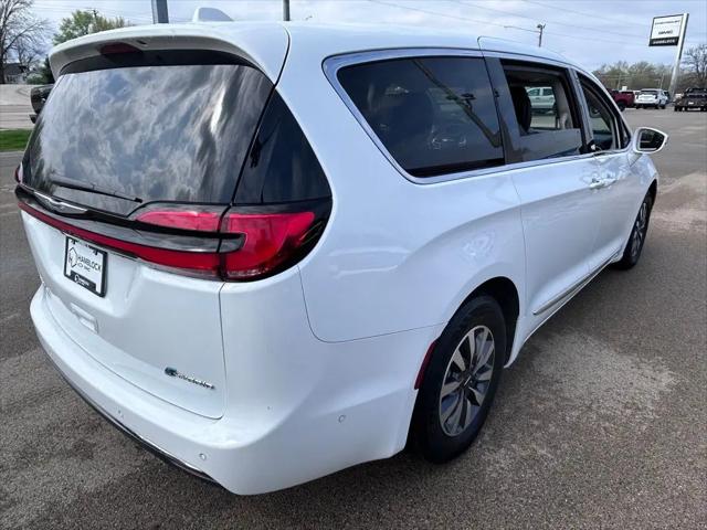 2022 Chrysler Pacifica Hybrid Limited