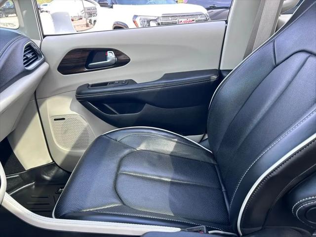2022 Chrysler Pacifica Hybrid Limited