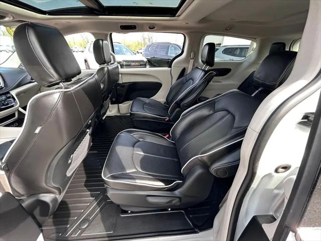 2022 Chrysler Pacifica Hybrid Limited
