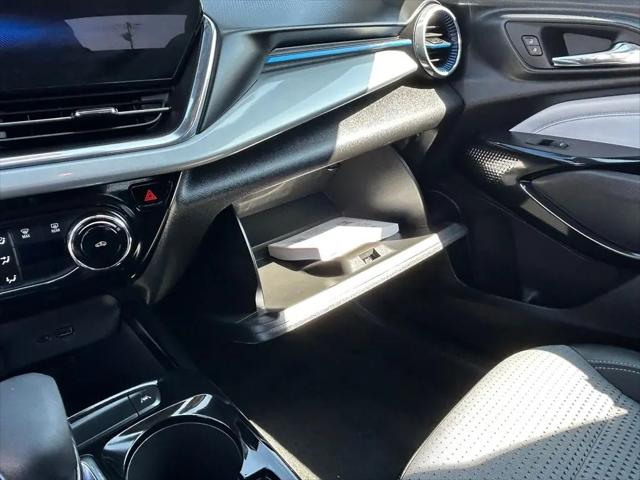 2025 Chevrolet Trax FWD LT