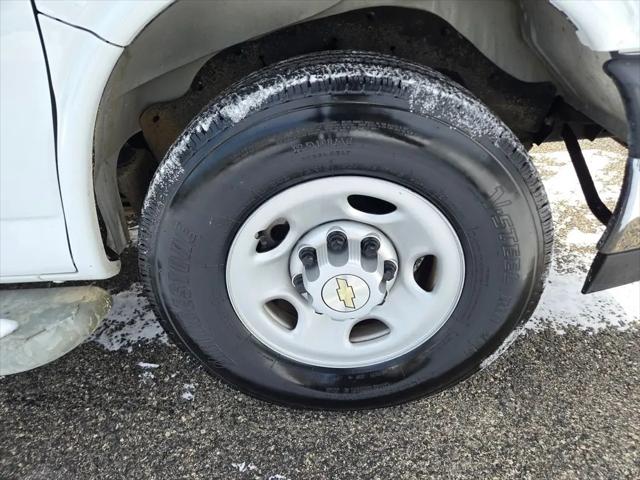 2024 Chevrolet Express Cargo Van RWD 2500 Regular Wheelbase WT