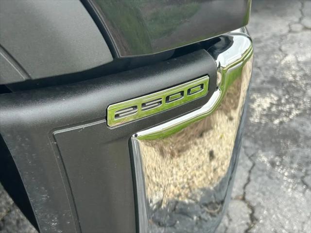 2026 GMC Sierra 2500HD Crew Cab, Standard Bed, SLT, 4WD