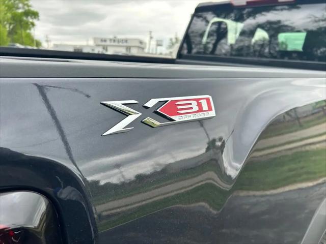 2026 GMC Sierra 2500HD Crew Cab, Standard Bed, SLT, 4WD
