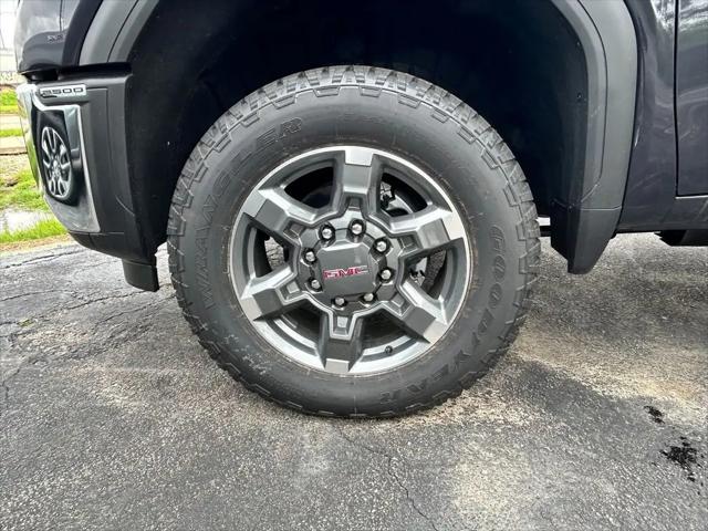 2026 GMC Sierra 2500HD Crew Cab, Standard Bed, SLT, 4WD