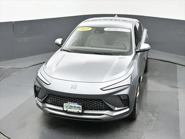2025 Buick NV Avenir FWD