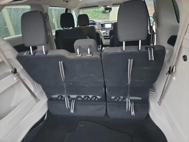 2024 Chrysler Voyager LX