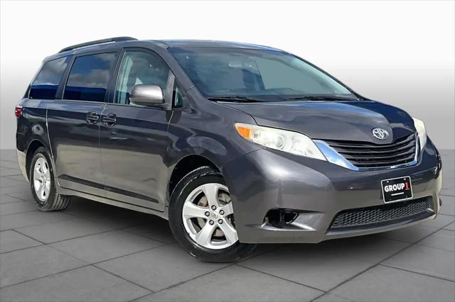 2015 Toyota Sienna LE 7 Passenger