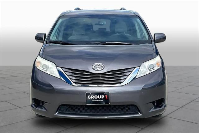 2015 Toyota Sienna LE 7 Passenger