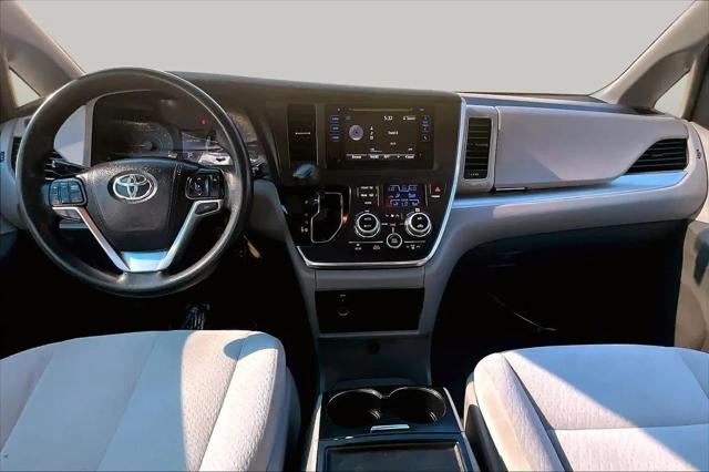 2015 Toyota Sienna LE 7 Passenger