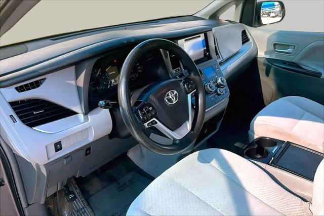 2015 Toyota Sienna LE 7 Passenger