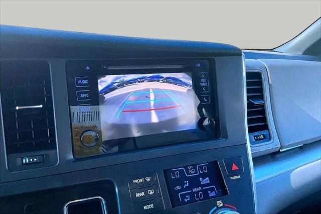 2015 Toyota Sienna LE 7 Passenger