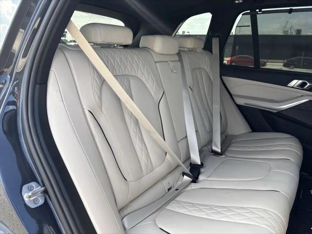 2022 BMW X5 M50i