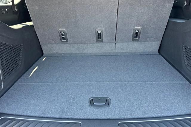 2026 Chevrolet Suburban LT, RWD
