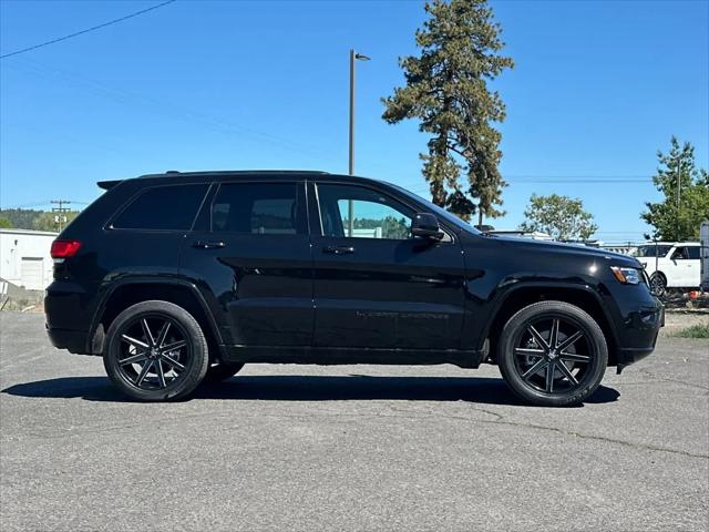2022 Jeep Grand Cherokee Laredo X 4x4