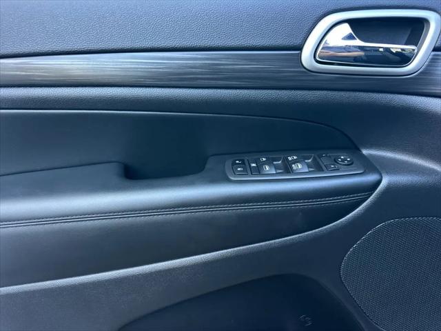 2022 Jeep Grand Cherokee Laredo X 4x4