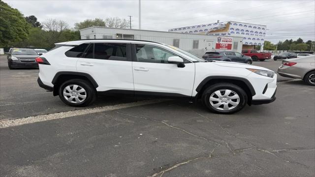 2020 Toyota RAV4 LE