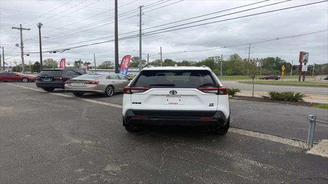 2020 Toyota RAV4 LE