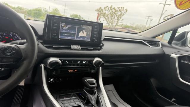 2020 Toyota RAV4 LE