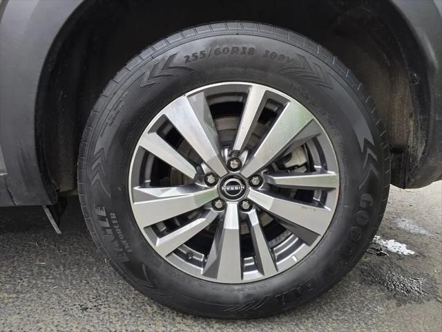 2023 Nissan Pathfinder SL FWD
