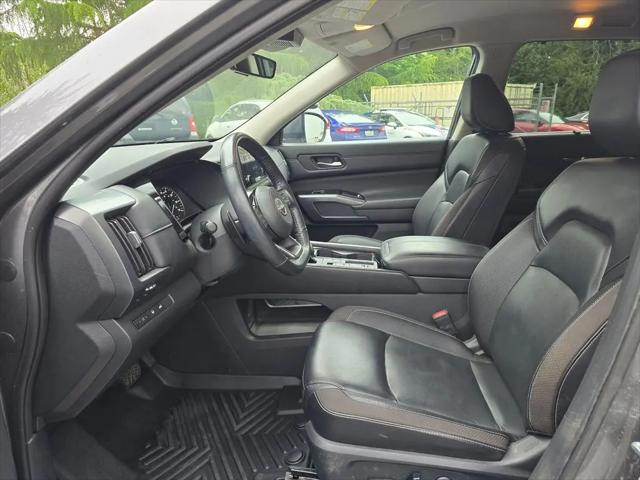 2023 Nissan Pathfinder SL FWD