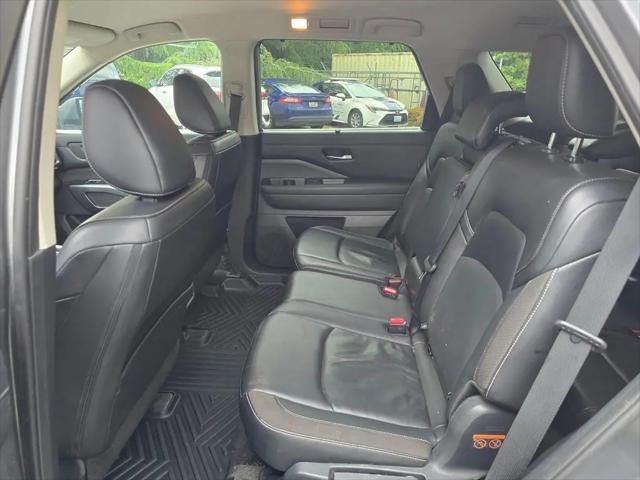 2023 Nissan Pathfinder SL FWD