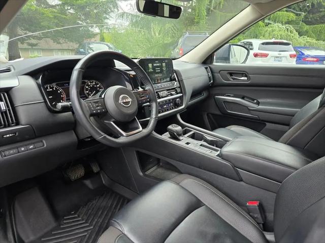 2023 Nissan Pathfinder SL FWD