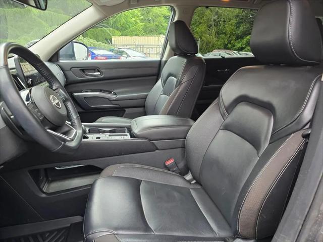 2023 Nissan Pathfinder SL FWD