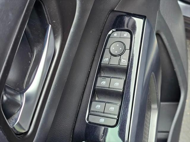 2023 Nissan Pathfinder SL FWD